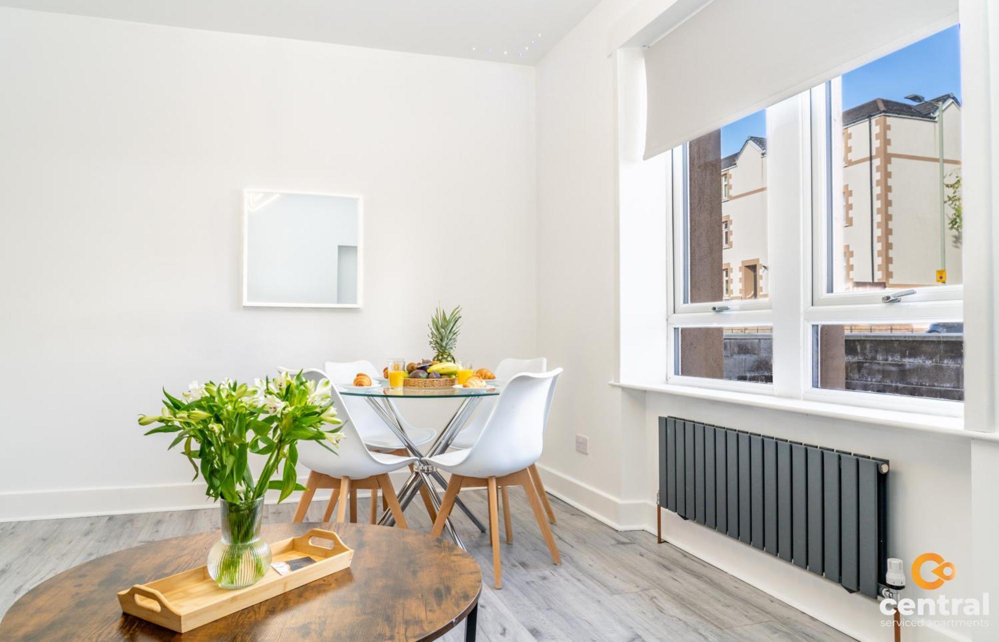 Central Serviced Apartments - 2 Bedroom - Free Street Parking - Fast Wifi - Smart Tvs In All Rooms - Ground Level - Family Neighbourhood - 3 X Double Beds - Heating 24-7 - Trade Stays - Weekly & Monthly Offers دندي المظهر الخارجي الصورة