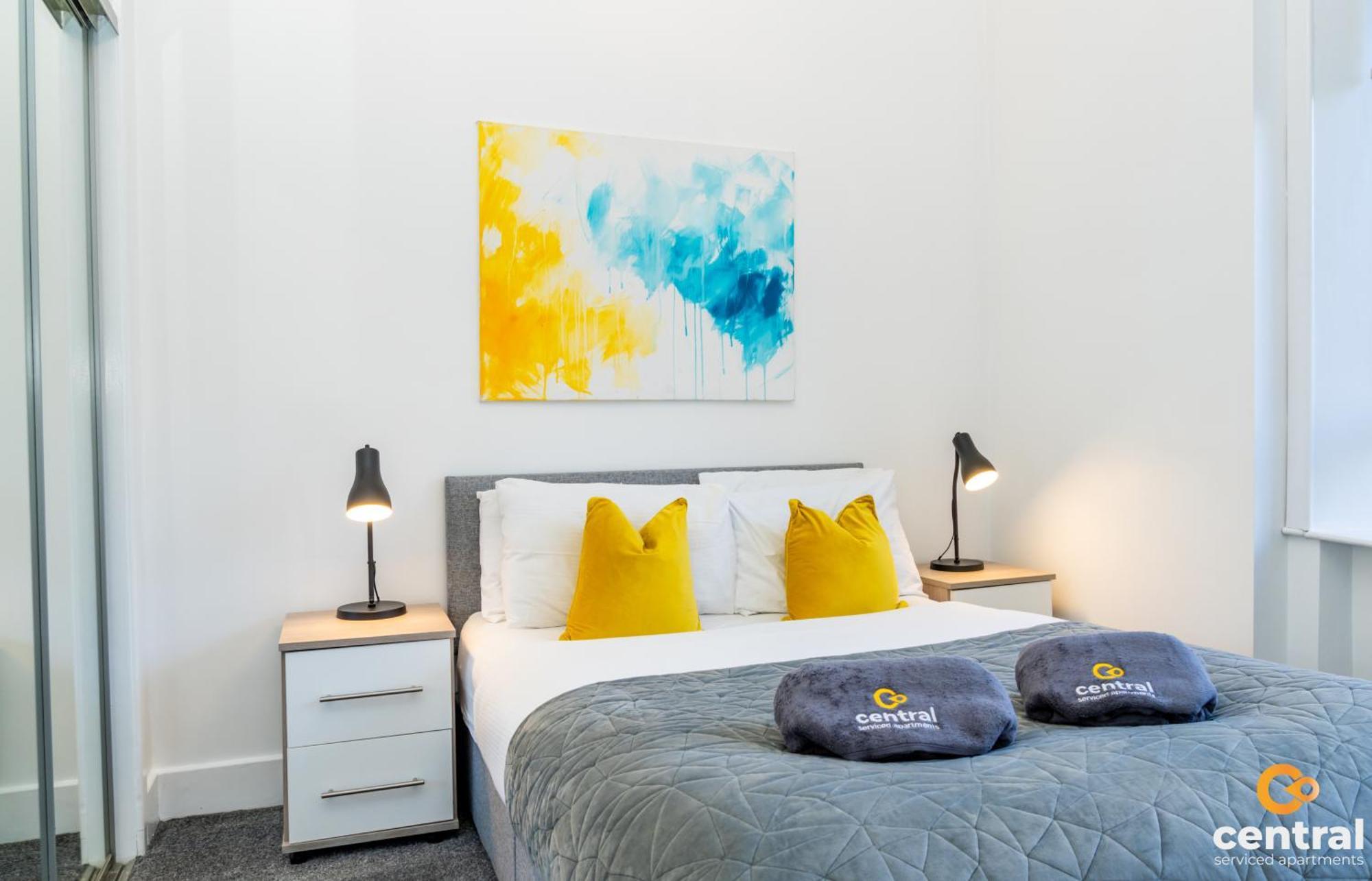 Central Serviced Apartments - 2 Bedroom - Free Street Parking - Fast Wifi - Smart Tvs In All Rooms - Ground Level - Family Neighbourhood - 3 X Double Beds - Heating 24-7 - Trade Stays - Weekly & Monthly Offers دندي المظهر الخارجي الصورة